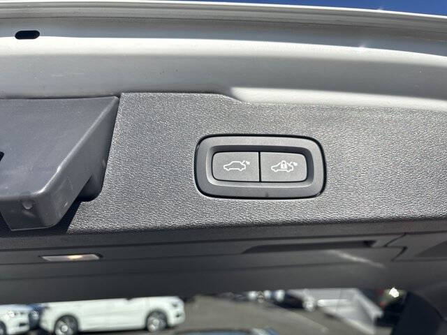 2025 Volvo V60 Cross Country B5 Plus