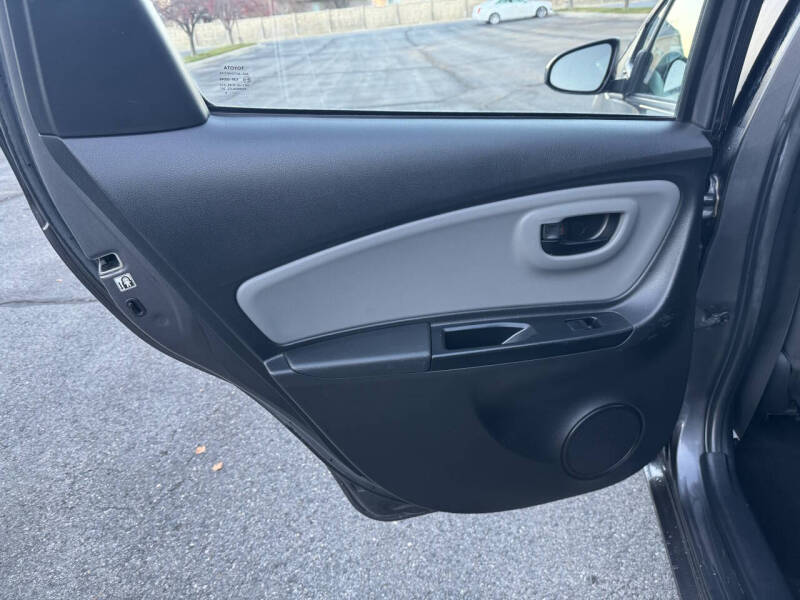 2015 Toyota Yaris 5-Door L