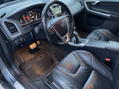 2017 Volvo XC60 T6 R-Design