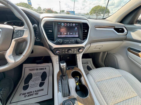 2017 GMC Acadia SLE-2