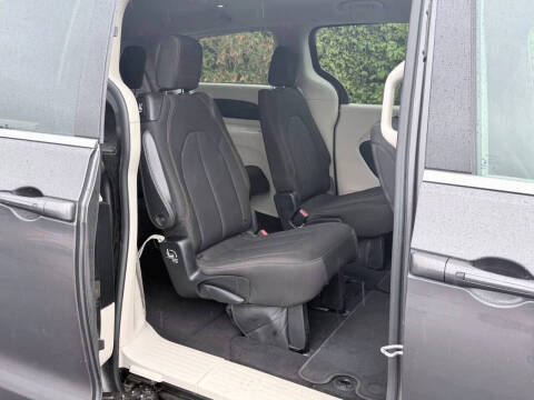 2017 Chrysler Pacifica Touring