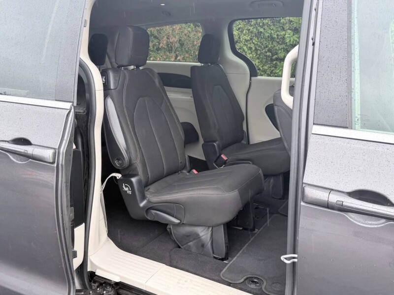 2017 Chrysler Pacifica Touring