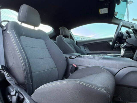 2016 Ford Mustang V6