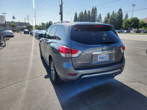2015 Nissan Pathfinder S