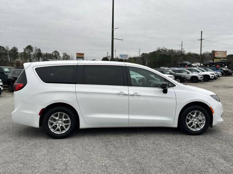2026 Chrysler Voyager LX