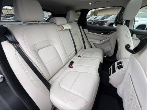 2022 Jaguar F-PACE P250 S