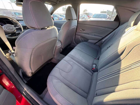 2022 Hyundai Elantra SEL