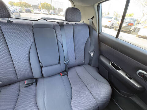 2009 Nissan Versa 1.8 SL