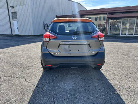 2020 Nissan Kicks SR