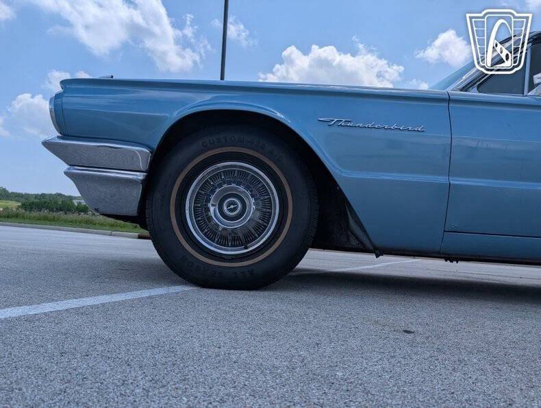 1964 Ford Thunderbird