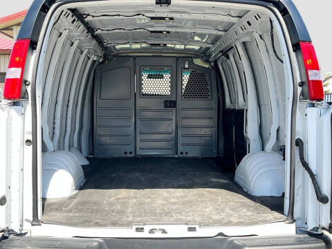 2023 Chevrolet Express 2500