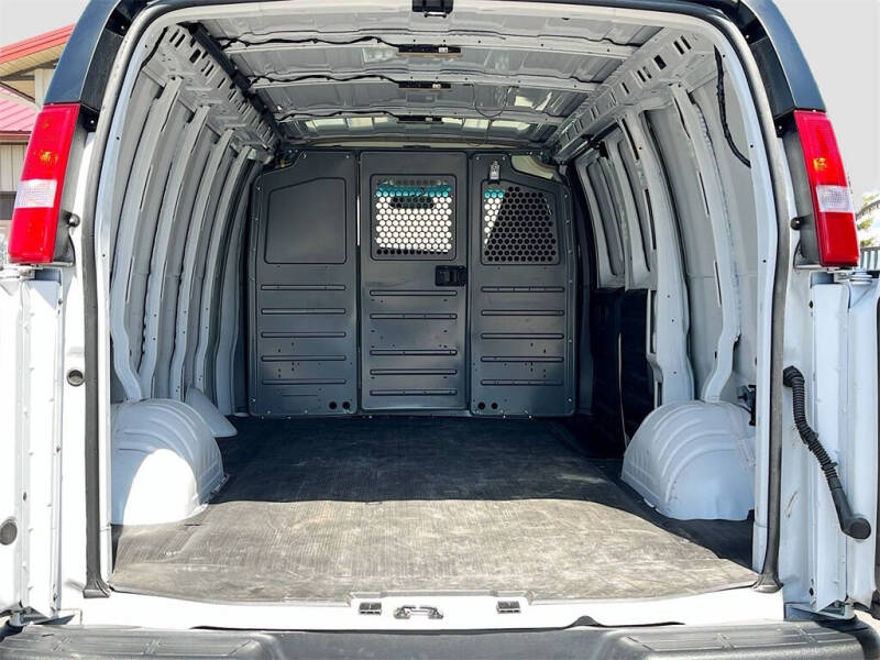 2023 Chevrolet Express 2500