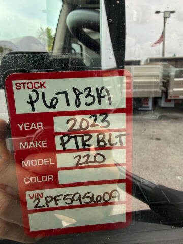 2023 Peterbilt 220