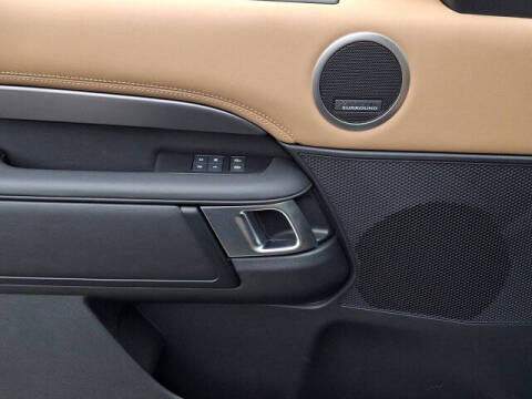 2025 Land Rover Discovery P360 Metropolitan