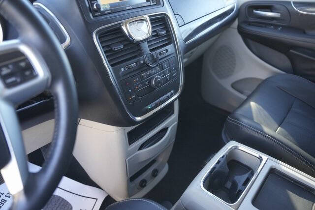 2012 Chrysler Town and Country Touring