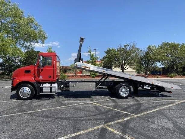 2024 Mack MD6