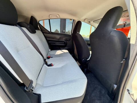 2016 Toyota Prius c One