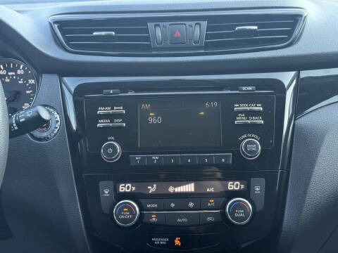 2017 Nissan Rogue Sport SV