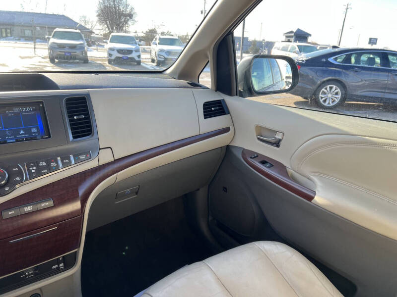 2011 Toyota Sienna XLE 7-Passenger