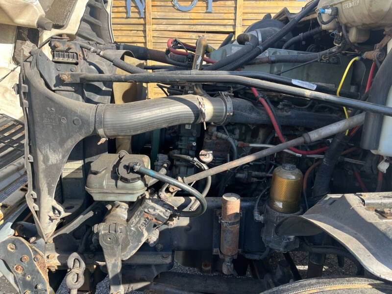 2006 Freightliner CONVENCIONAL C