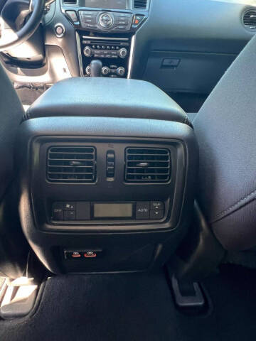 2020 Nissan Pathfinder S