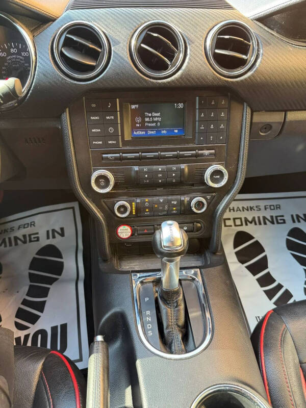 2017 Ford Mustang V6