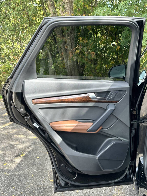 2020 Audi Q5 quattro Premium Plus 45 TFSI