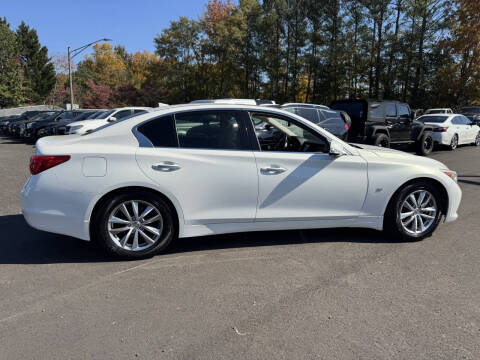 2015 Infiniti Q50 Premium