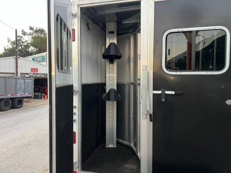 2020 FEATHERLIGHT 14' 2HORSE SLANT