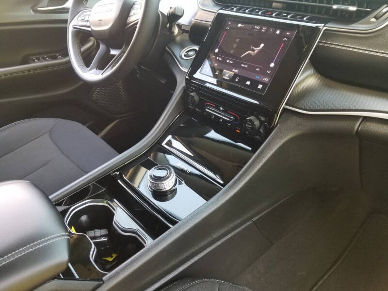 2023 Jeep Grand Cherokee Laredo