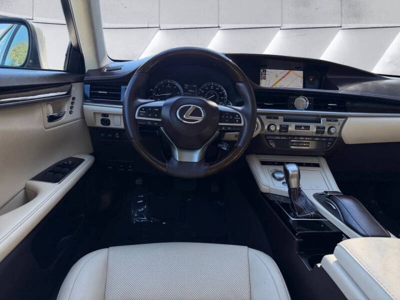 2017 Lexus ES 350