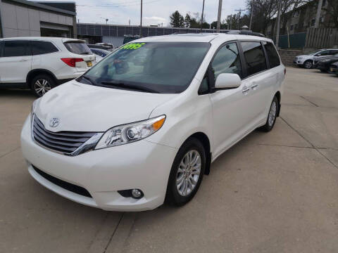 2017 Toyota Sienna for sale at GS AUTO SALES INC in Milwaukee WI