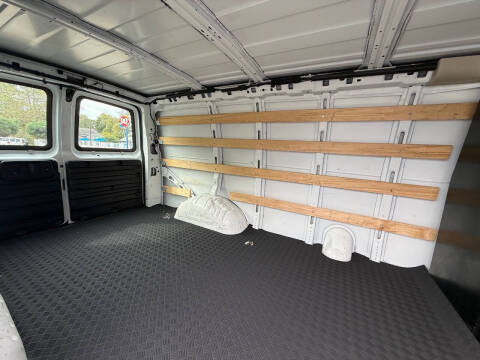 2023 Chevrolet Express 2500