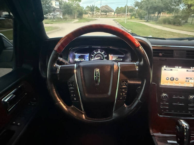 2017 Lincoln Navigator Select