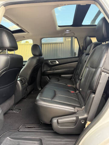 2017 Nissan Pathfinder Platinum