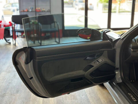 2023 Porsche 718 Cayman GT4 RS