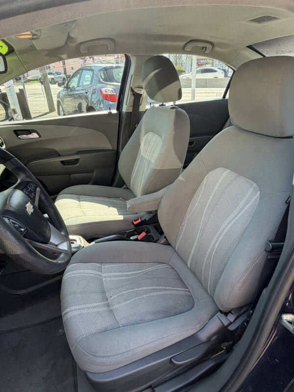 2015 Chevrolet Sonic LT Auto