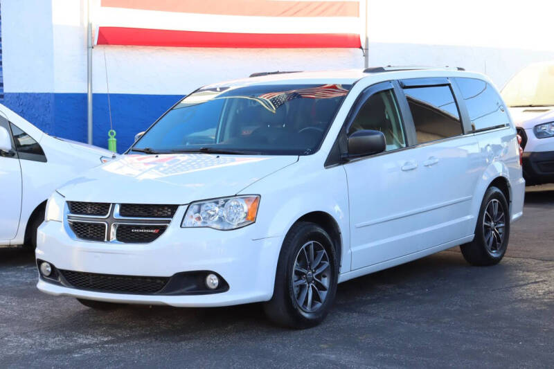 2017 Dodge Grand Caravan SXT's photo