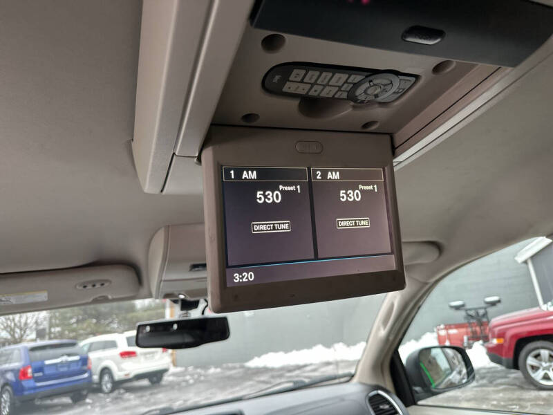 2014 Chrysler Town and Country Touring-L