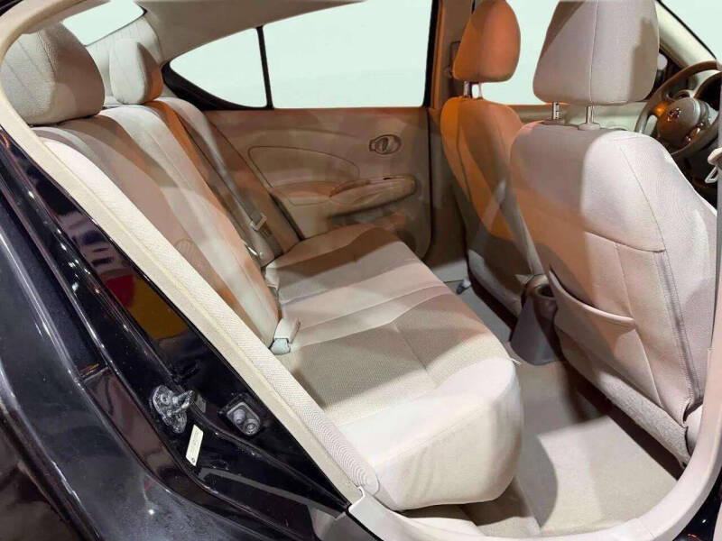 2012 Nissan Versa 1.6 SV