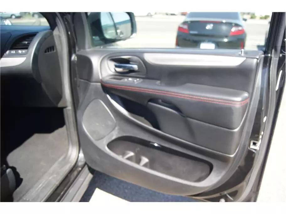 2019 Dodge Grand Caravan for sale at Auto Plaza in Fresno, CA