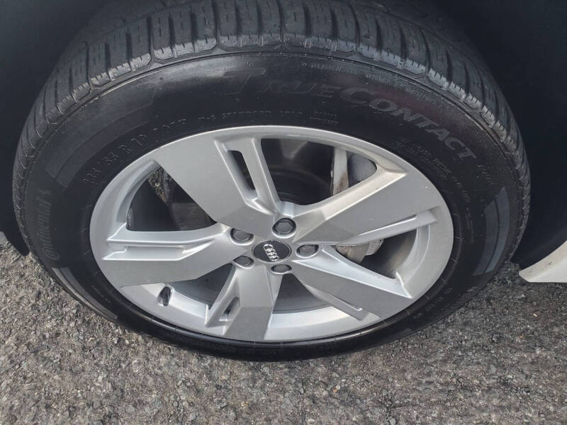 2018 Audi Q5 2.0T quattro Premium Plus