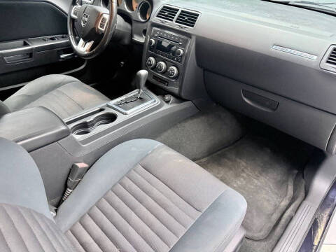 2012 Dodge Challenger SXT