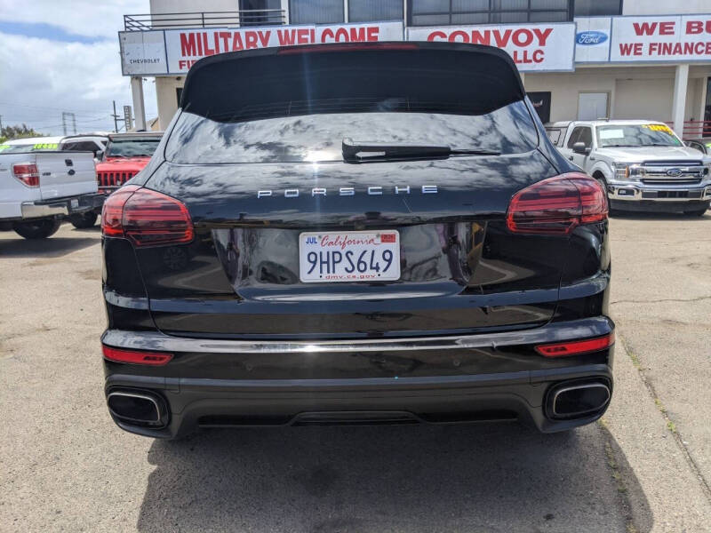 2017 Porsche Cayenne Platinum Edition
