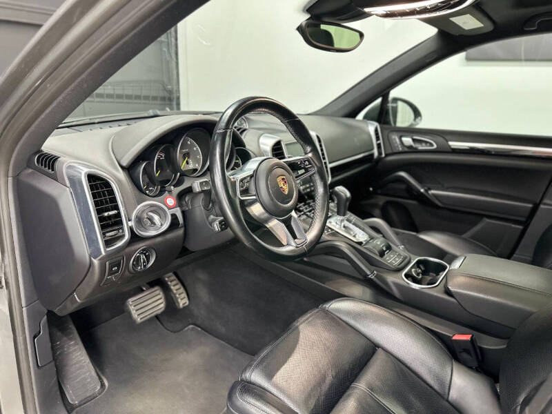 2018 Porsche Cayenne S E-Hybrid