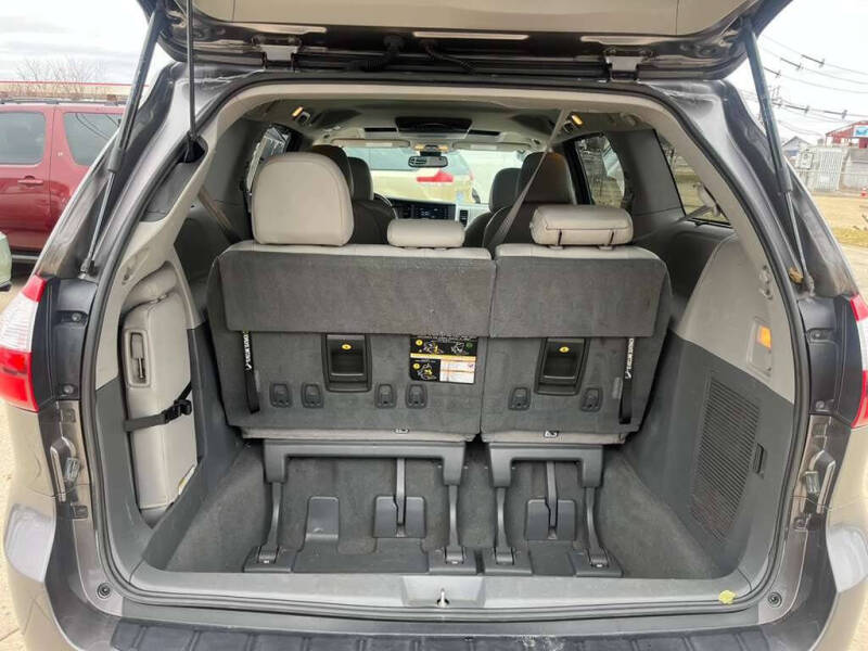 2019 Toyota Sienna XLE 8-Passenger