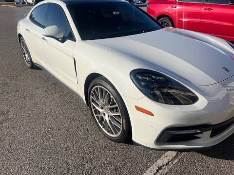 2017 Porsche Panamera 4