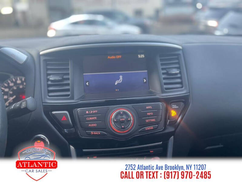 2020 Nissan Pathfinder SV