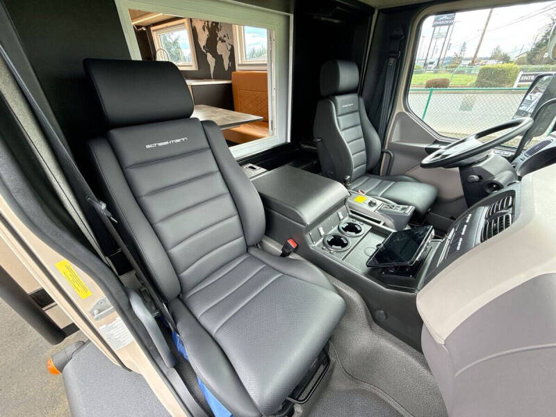 2025 Kenworth K370