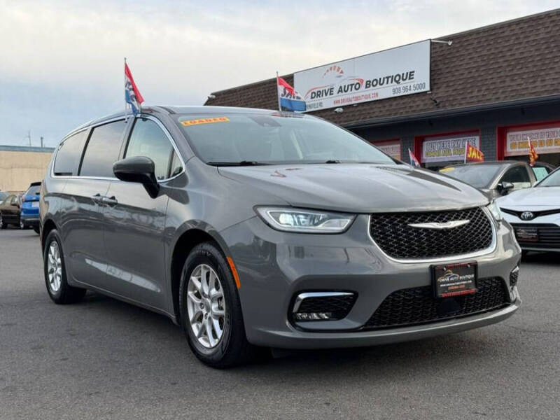 2023 Chrysler Pacifica Touring L